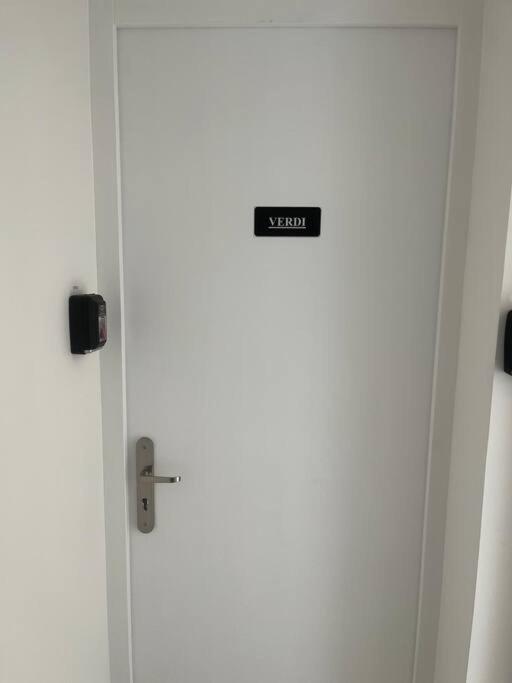 Verdi Studio Cosy Au Calme Parking Gratuit Chasse-sur-Rhône Zewnętrze zdjęcie